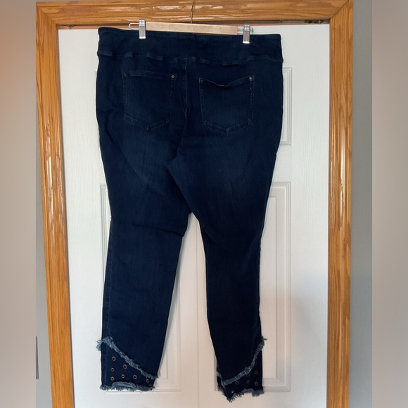 Belle by Kim Gravel 20W Jeans - Picture 2 of 5